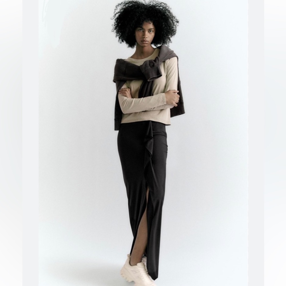 Zara Midi Skirt with Side Slit - Picture 3 of 4